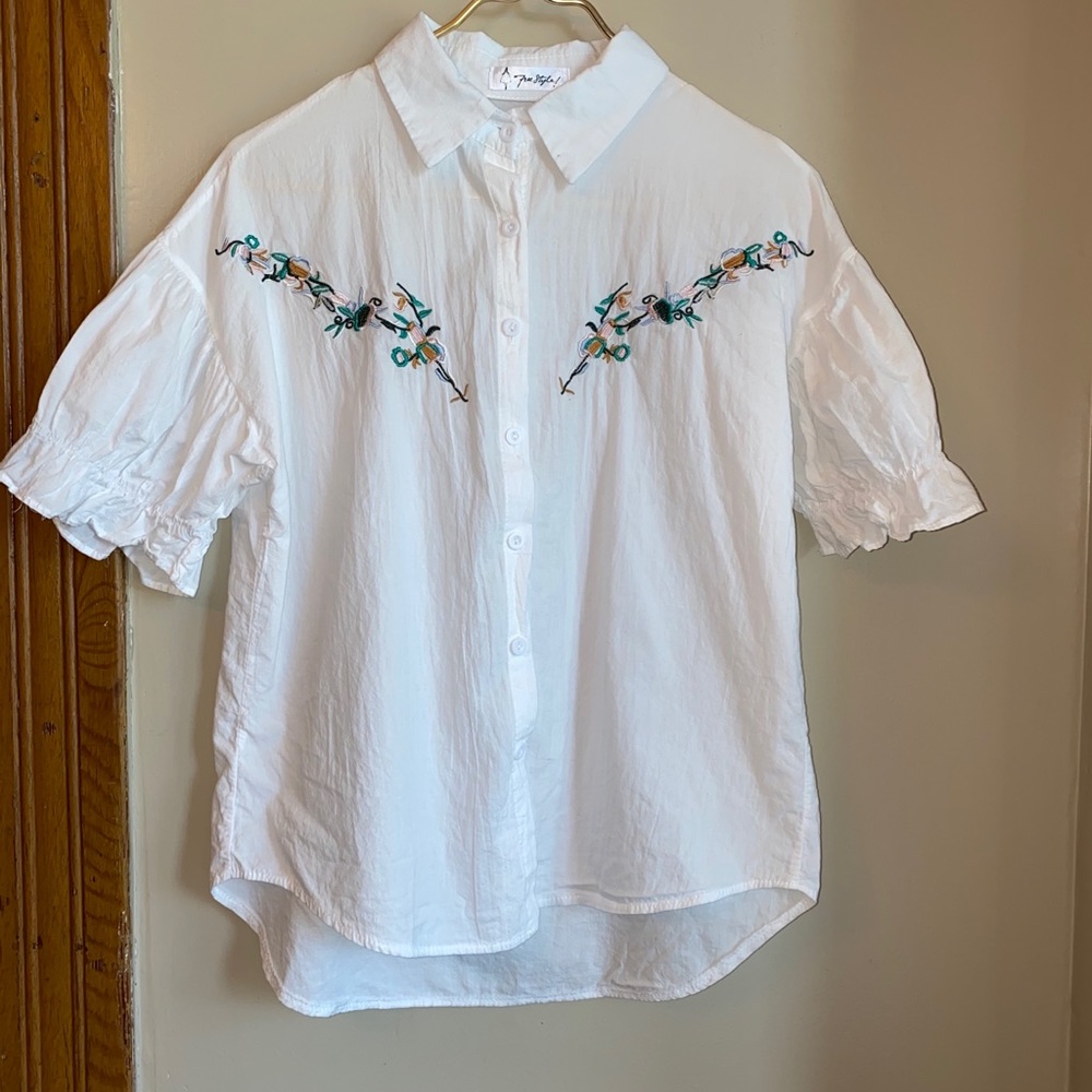Freestyle White Button-Front Blouse with Teal & Yellow Embroidery